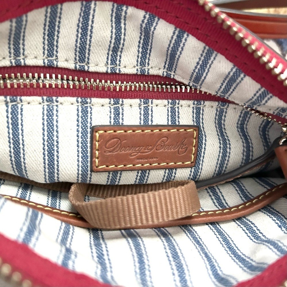 Dooney & Bourke Wayfarer Domed Zip Crossbody Bag Purse Red‎ Casual Travel Light - Picture 10 of 12